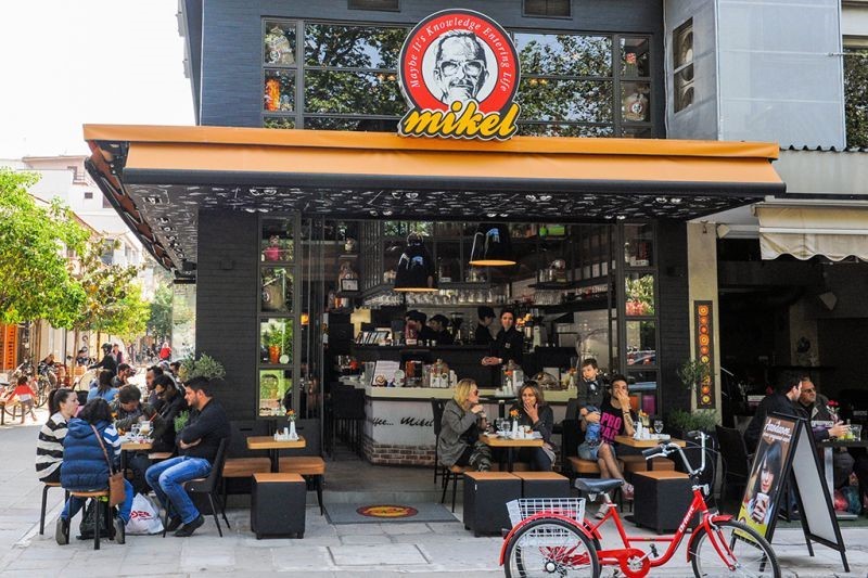 Εκατό νέα καταστήματα την τελευταία διετία